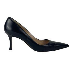 MANOLO BLAHNIK POINTED TOE BLACK LEATHER MEDIUM HEEL